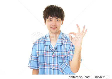 穿著睡衣的男人 40589308