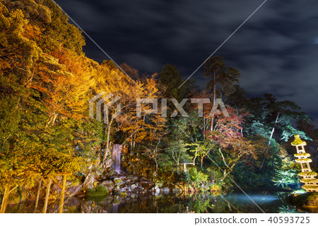 Kanazawa Kenrokuen點亮秋季舞台 40593725