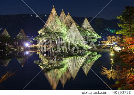 Kanazawa Kenrokuen Light Up Fall Stage 40593738
