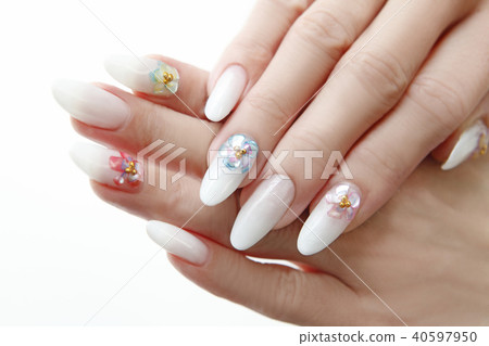 花紋白色釘子桃紅色藍色小花紋花樣 花紋白色釘子桃紅色藍色小花紋花樣 40597950