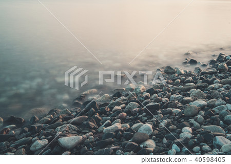 Sea shore and waves 40598405