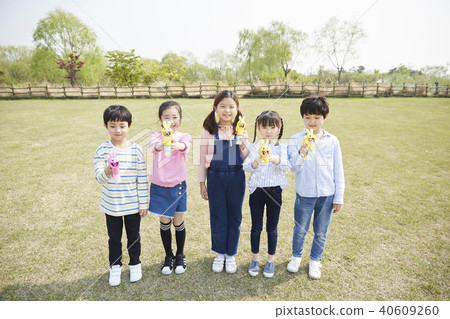 Parks, Friendship, Friendship, Friendship 40609260