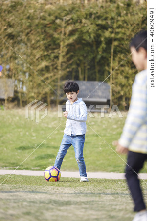 Parks, Togetherness, Friends 40609491