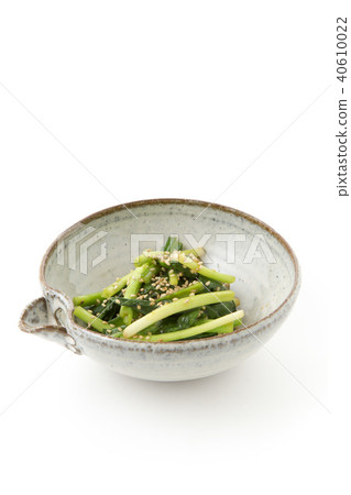 One side of the side line One side of the side line 40610022