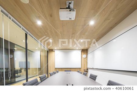 Shared Office Meeting Room (No People) 40610061