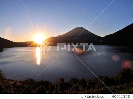 本栖湖和富士山7652 40611568