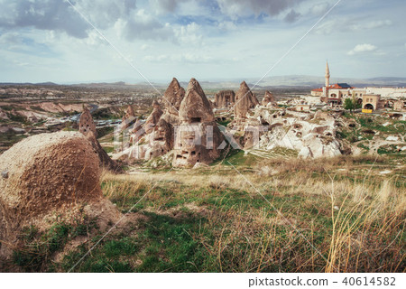 Review unique geological formations in Cappadocia, Turkey. Kappa Review unique geological formations in Cappadocia, Turkey. Kappa 40614582