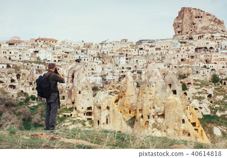man photographs the ancient city 40614818