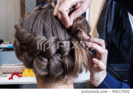 weaving braids woman weaving braids woman 40617892