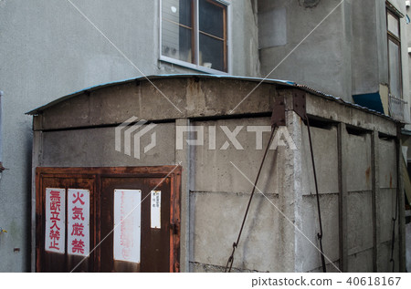 火跨欄小屋 火跨欄小屋 40618167