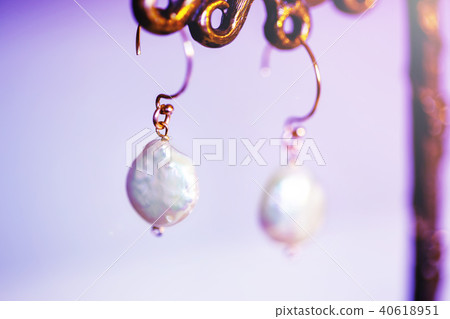 Freshwater pearl earring pearl Freshwater pearl earring pearl 40618951
