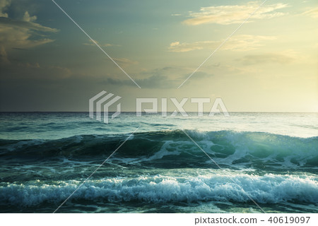 Sunset on Seychelles beach 40619097