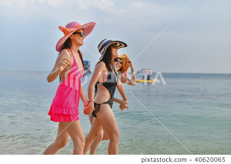 Sexy girl concept in swimsuit. Beautiful woman wearing a swimsui 40620065