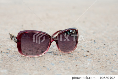 Glasses on the floor 40620502