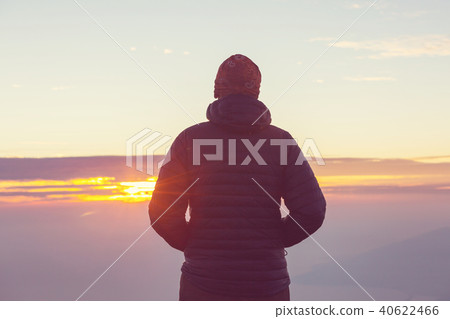 Man on sunset 40622466