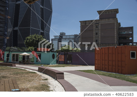 Kaohsiung Container Market 40622583