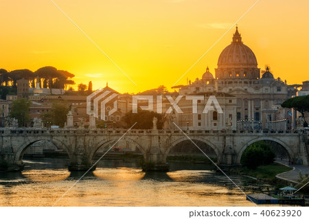 Rome, Italy with St Peter Basilica of the Vatican Rome, Italy with St Peter Basilica of the Vatican 40623920