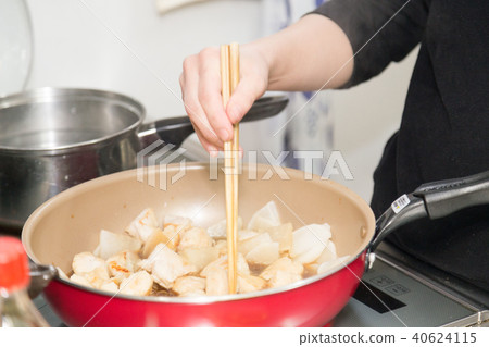 Stir-fried radish and pork with sweet and spicy 40624115