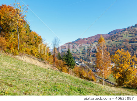 Autumn Carpathian mountains, Ukraine Autumn Carpathian mountains, Ukraine 40625097
