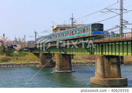 205系列奈良線穿過Ujigawa鐵橋 205系列奈良線穿過Ujigawa鐵橋 40629356