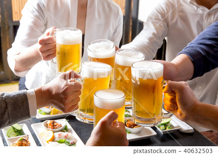 啤酒,吐司 啤酒,吐司 40632503