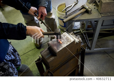 在新潟縣三條市的三條基治道場製作紙刀的經驗 40632711