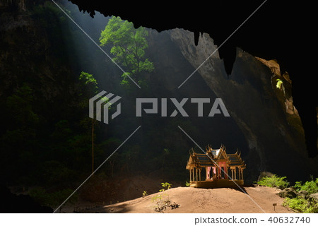 Phraya Nakhon Cave Phrayanakorn Cave 40632740