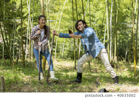 夫婦挖棺材 40635002