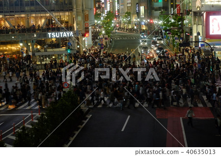 Shibuya scramble intersection 40635013