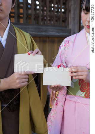 男人和女人有投票 40637726