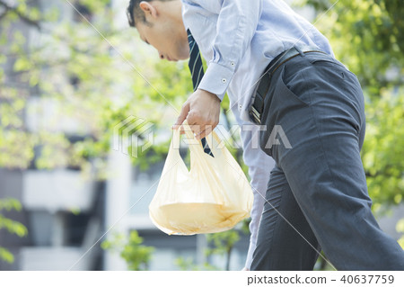 Businessman outdoors Businessman outdoors 40637759