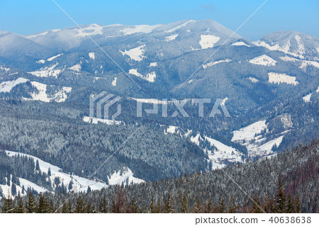 Winter snowy Carpathian mountains, Ukraine Winter snowy Carpathian mountains, Ukraine 40638638
