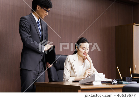 女性企業總統企業家辦公室年輕女性商人 40639677