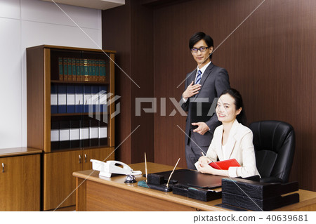 女性企業總統企業家辦公室年輕女性商人 40639681