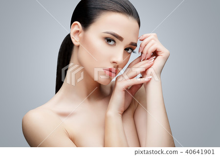 Brunette asian girl with long straight hair 40641901