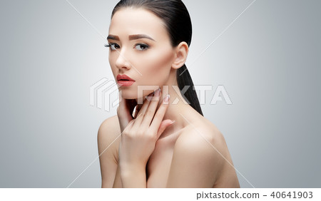 Brunette asian girl with long straight hair 40641903