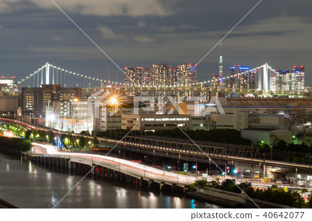 東京的夜景和東海道新幹線的光線 東京的夜景和東海道新幹線的光線 40642077