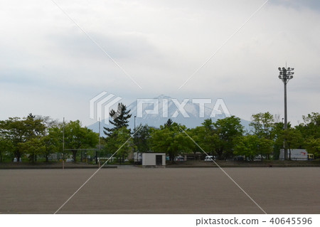 View Mt. Iwaki from Hirosaki Sports Park in spring View Mt. Iwaki from Hirosaki Sports Park in spring 40645596