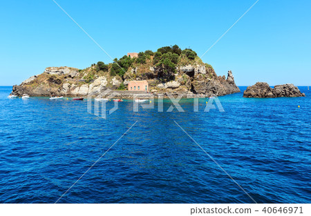 Lachea Island on Aci Trezza, Sicily coast 40646971