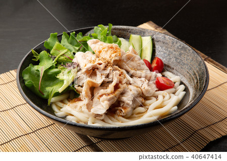 Sesame salad cold udon salad udon 40647414