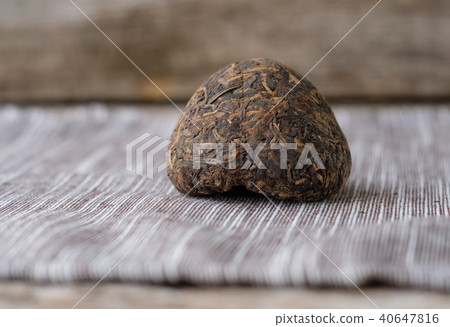 Chinese old Shen Puer in the shape of a nest 40647816