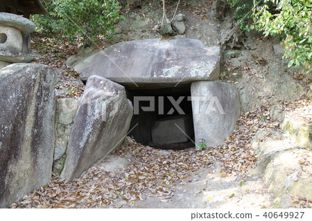 Ancient tomb stone room 40649927