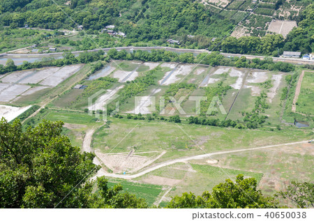 Traces of salt fields from the observatory 40650038