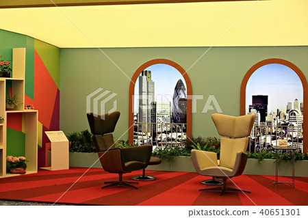 Spring of the garden, 40651301