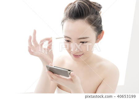 Beauty image of eye make up young woman 40653199