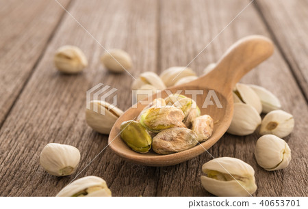 Pistachio nuts Salted 40653701