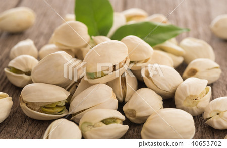 Pistachio nuts Salted 40653702