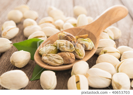 Pistachio nuts Salted 40653703