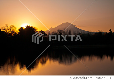 Dawn of Hagi Oyama early spring 40654294