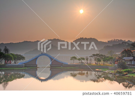 Great Lakes Park, Sunrise, Jindai Bridge 40659781